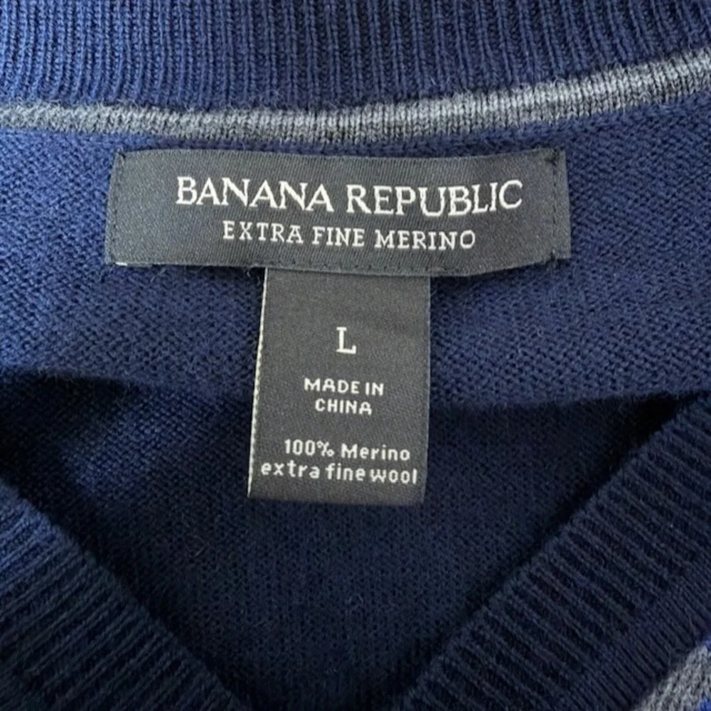 Banana Republic Mens Extra Fine Merino Wool Argyle V-Neck Sweater Preppy Navy L